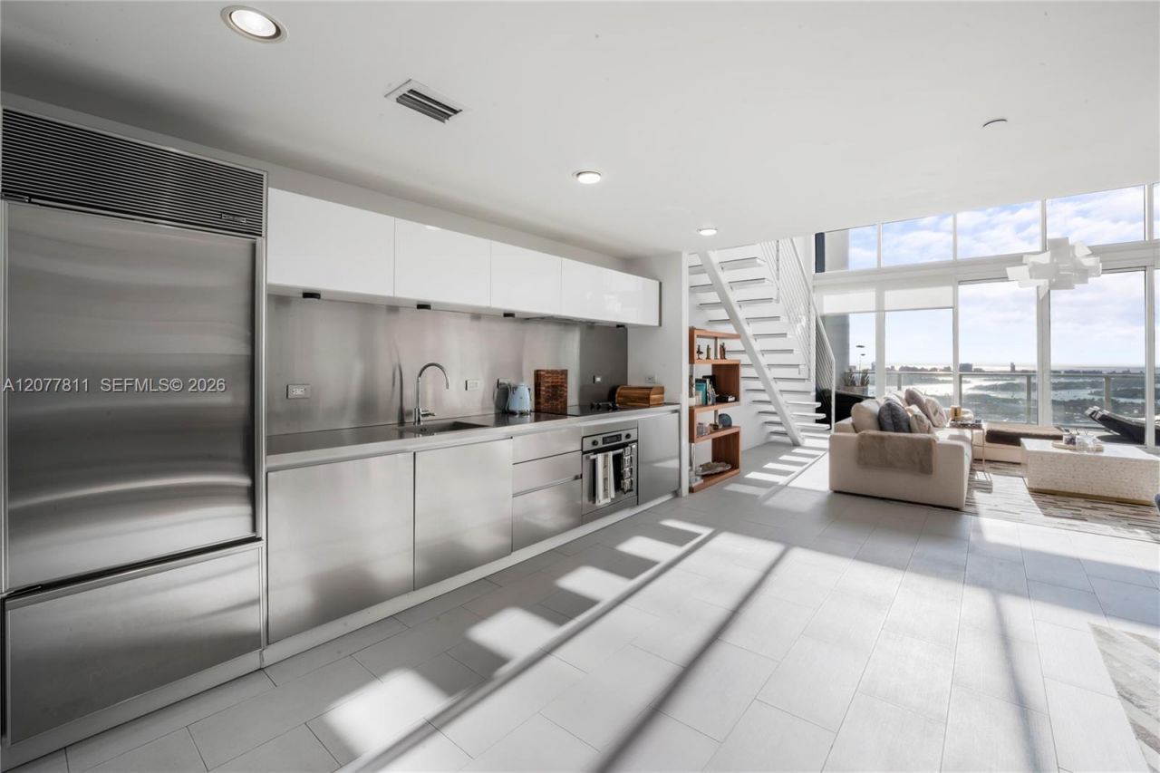 1040 Biscayne Blvd , Unit 3203, Miami, FL 33132 Photo