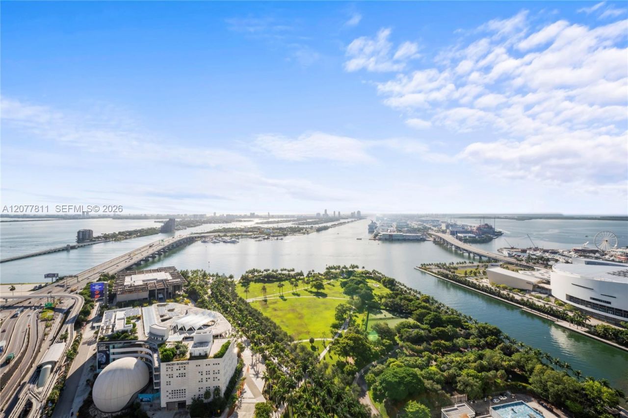 1040 Biscayne Blvd , Unit 3203, Miami, FL 33132 Photo