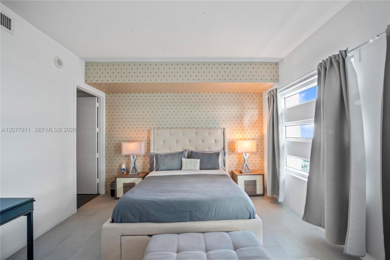 1040 Biscayne Blvd , Unit 3203, Miami, FL 33132 Photo