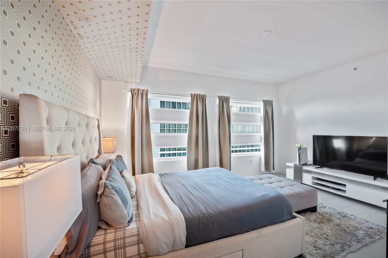 1040 Biscayne Blvd , Unit 3203, Miami, FL 33132 Photo