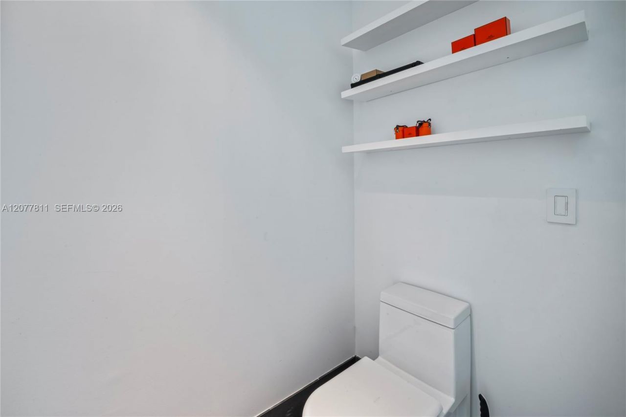 1040 Biscayne Blvd , Unit 3203, Miami, FL 33132 Photo
