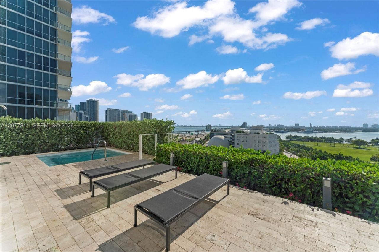 1040 Biscayne Blvd , Unit 3203, Miami, FL 33132 Photo