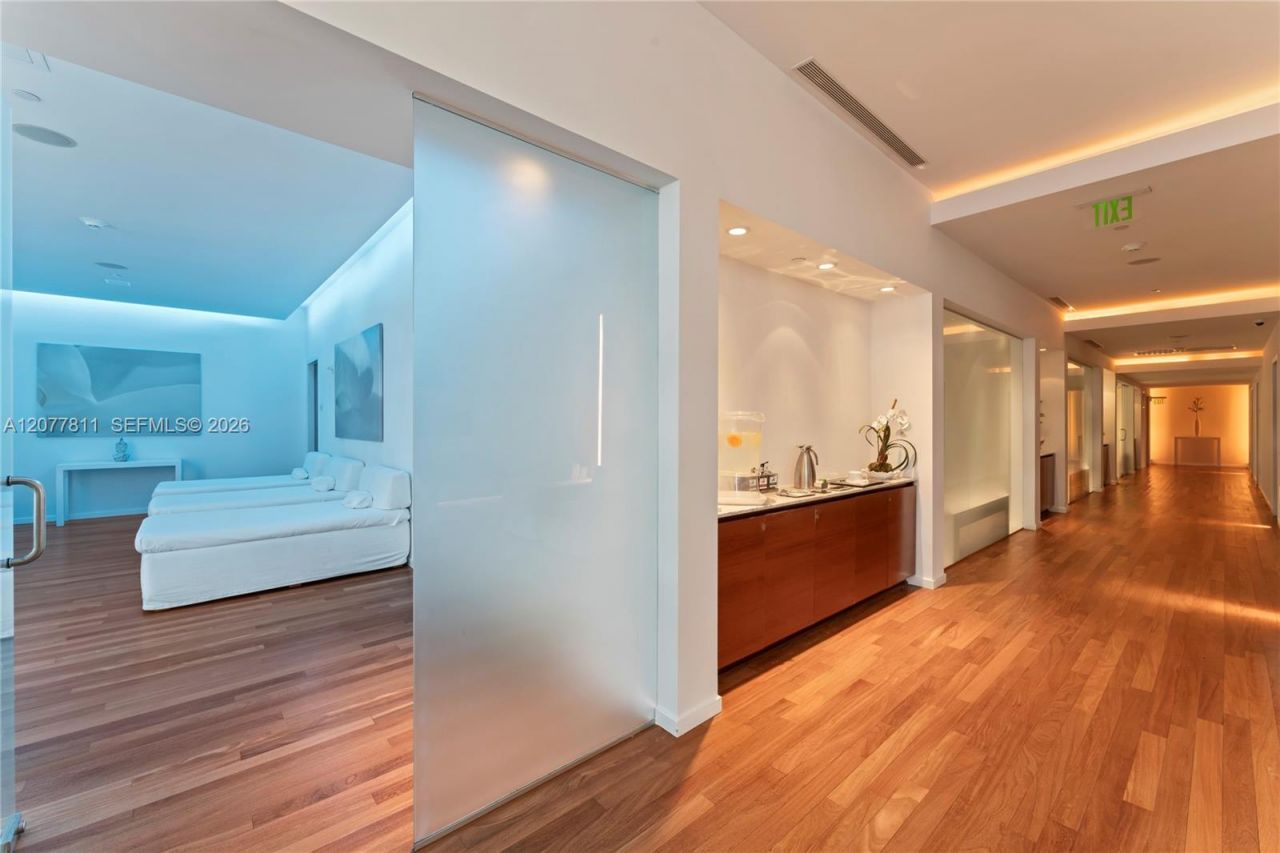 1040 Biscayne Blvd , Unit 3203, Miami, FL 33132 Photo