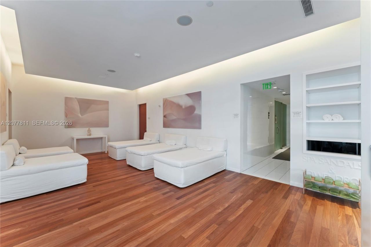 1040 Biscayne Blvd , Unit 3203, Miami, FL 33132 Photo