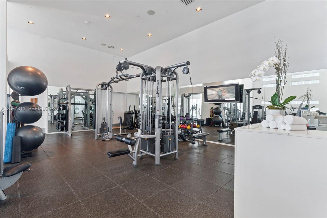 1040 Biscayne Blvd , Unit 3203, Miami, FL 33132 Photo