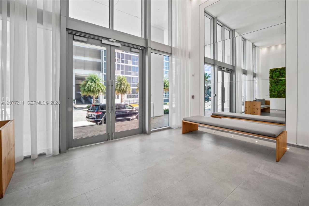 1040 Biscayne Blvd , Unit 3203, Miami, FL 33132 Photo