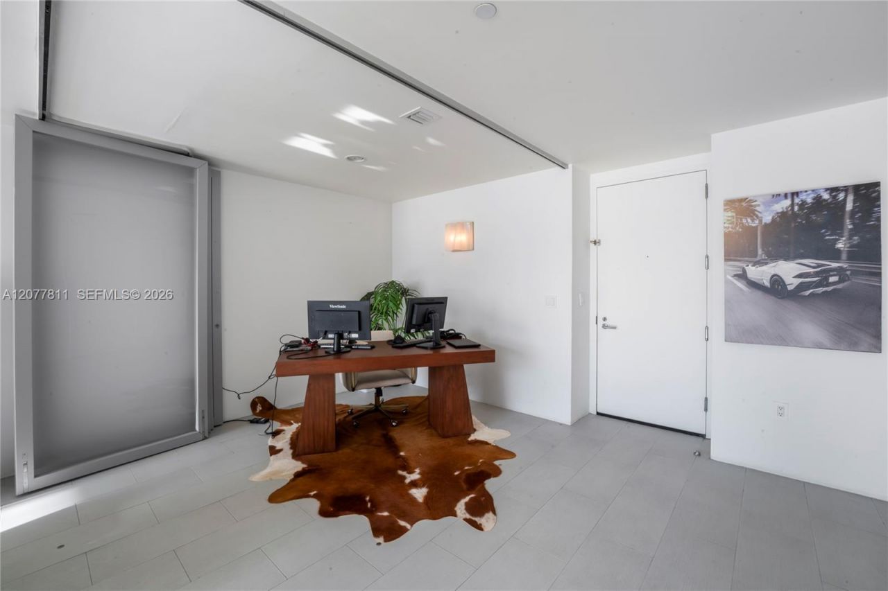 1040 Biscayne Blvd , Unit 3203, Miami, FL 33132 Photo