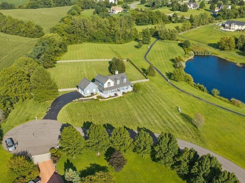 8425 Heather Lake Drive NW, Canal Winchester, OH 43110 Photo 3