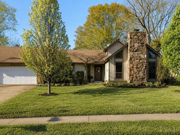 6232 SKYLIGHT DR, Bartlett, TN 38135
