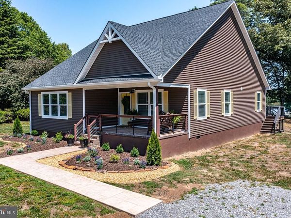 1198 COAN HARBOUR DRIVE , LOTTSBURG, VA 22511