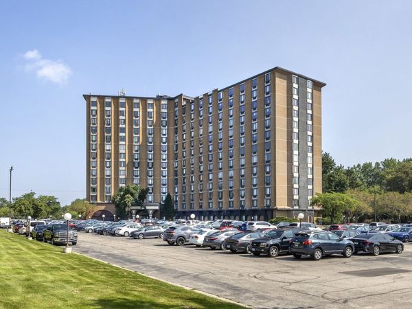 1 Renaissance Place , Unit 302, Palatine, IL 60067