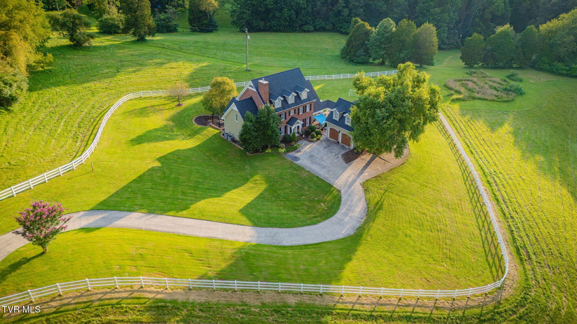 5500 Shawnee Drive, Kingsport, TN 37664 Main Photo