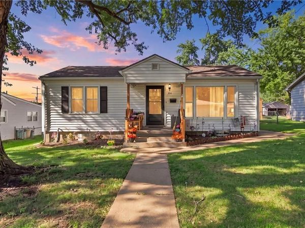 530 Pennsylvania Avenue, Leavenworth, KS 66048