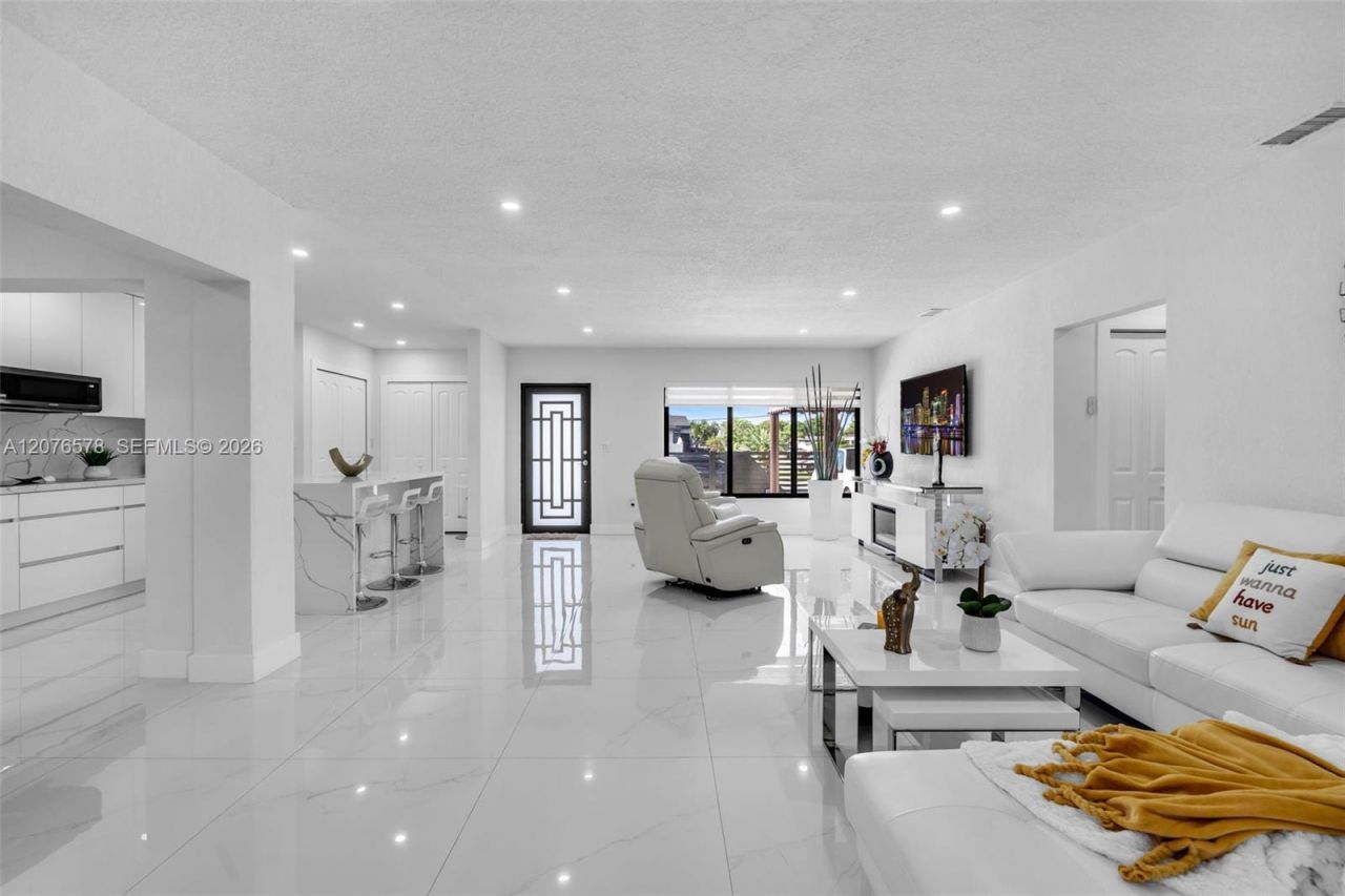 1270 W 64th Ter, Hialeah, FL 33012 Photo