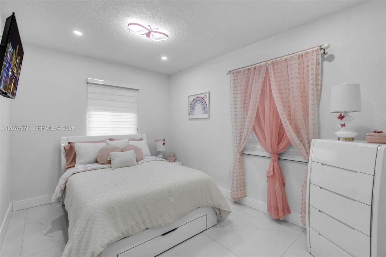 1270 W 64th Ter, Hialeah, FL 33012 Photo