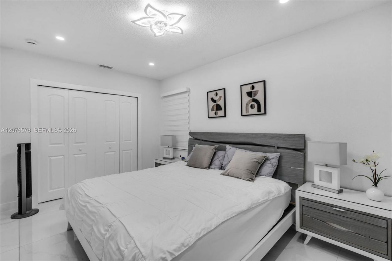1270 W 64th Ter, Hialeah, FL 33012 Photo
