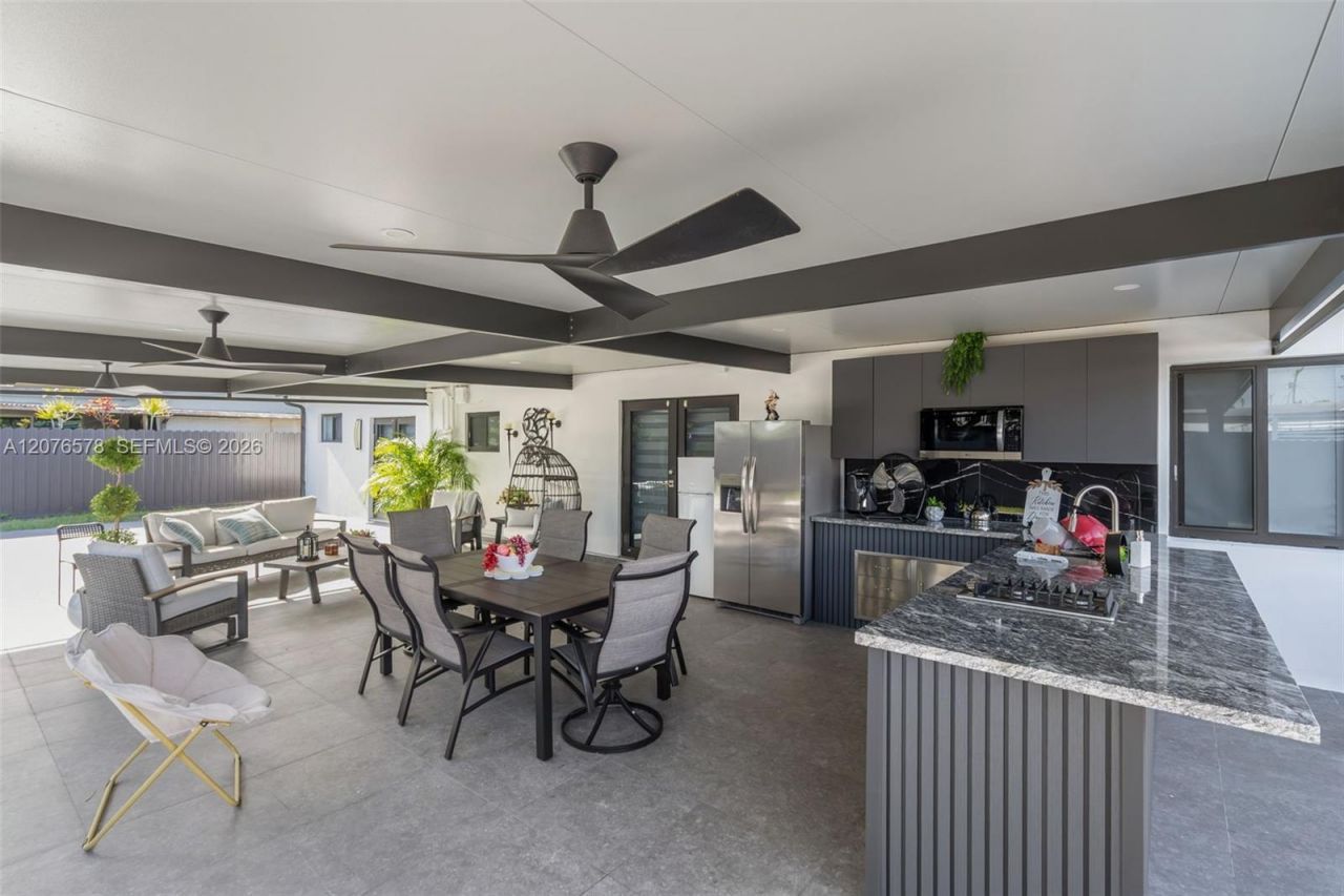1270 W 64th Ter, Hialeah, FL 33012 Photo
