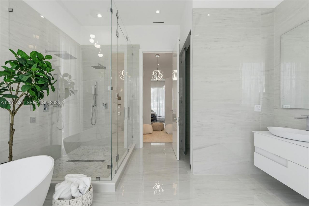 301 190th St , Sunny Isles Beach, FL 33160 Photo