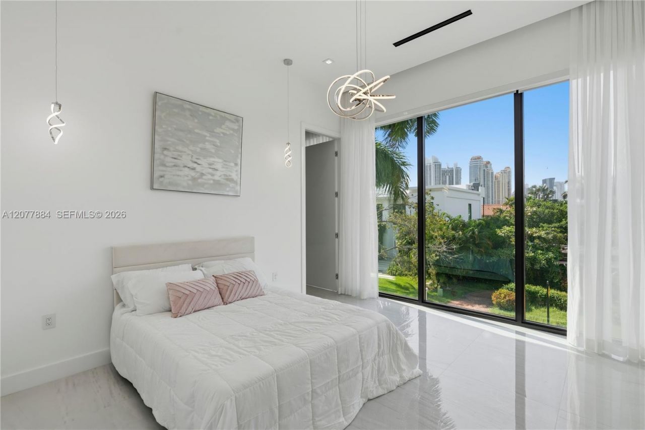 301 190th St , Sunny Isles Beach, FL 33160 Photo