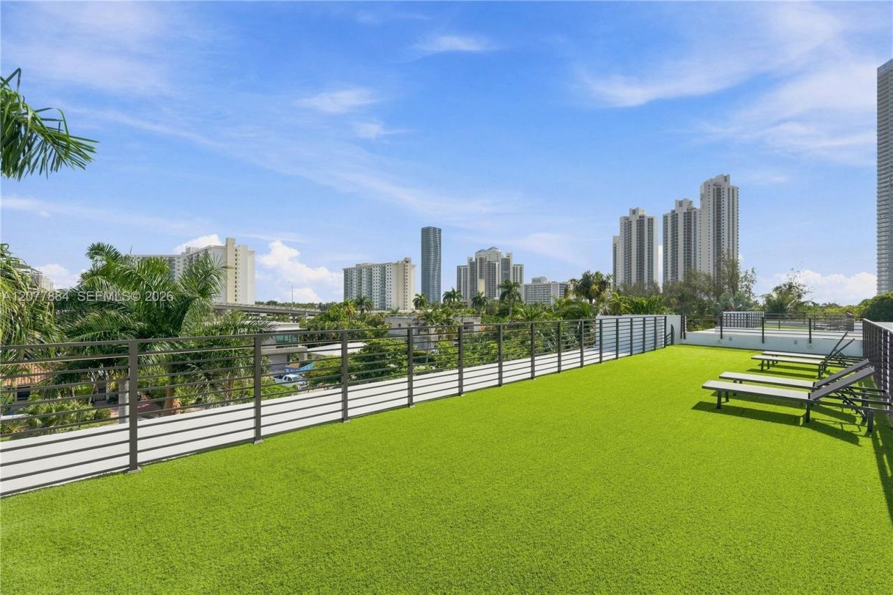 301 190th St , Sunny Isles Beach, FL 33160 Photo