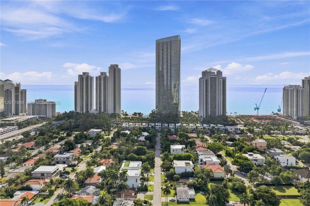 301 190th St , Sunny Isles Beach, FL 33160 Photo