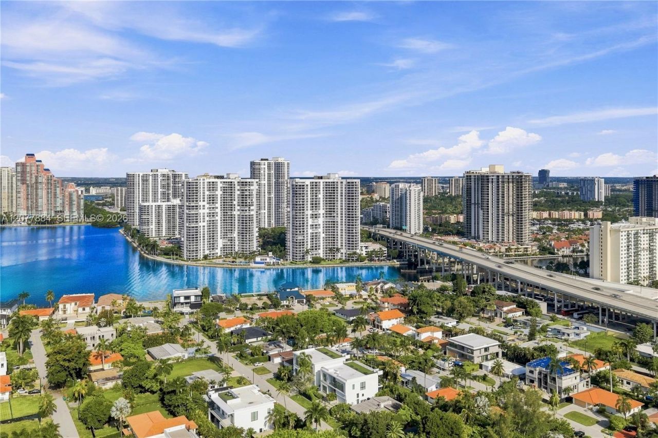 301 190th St , Sunny Isles Beach, FL 33160 Photo