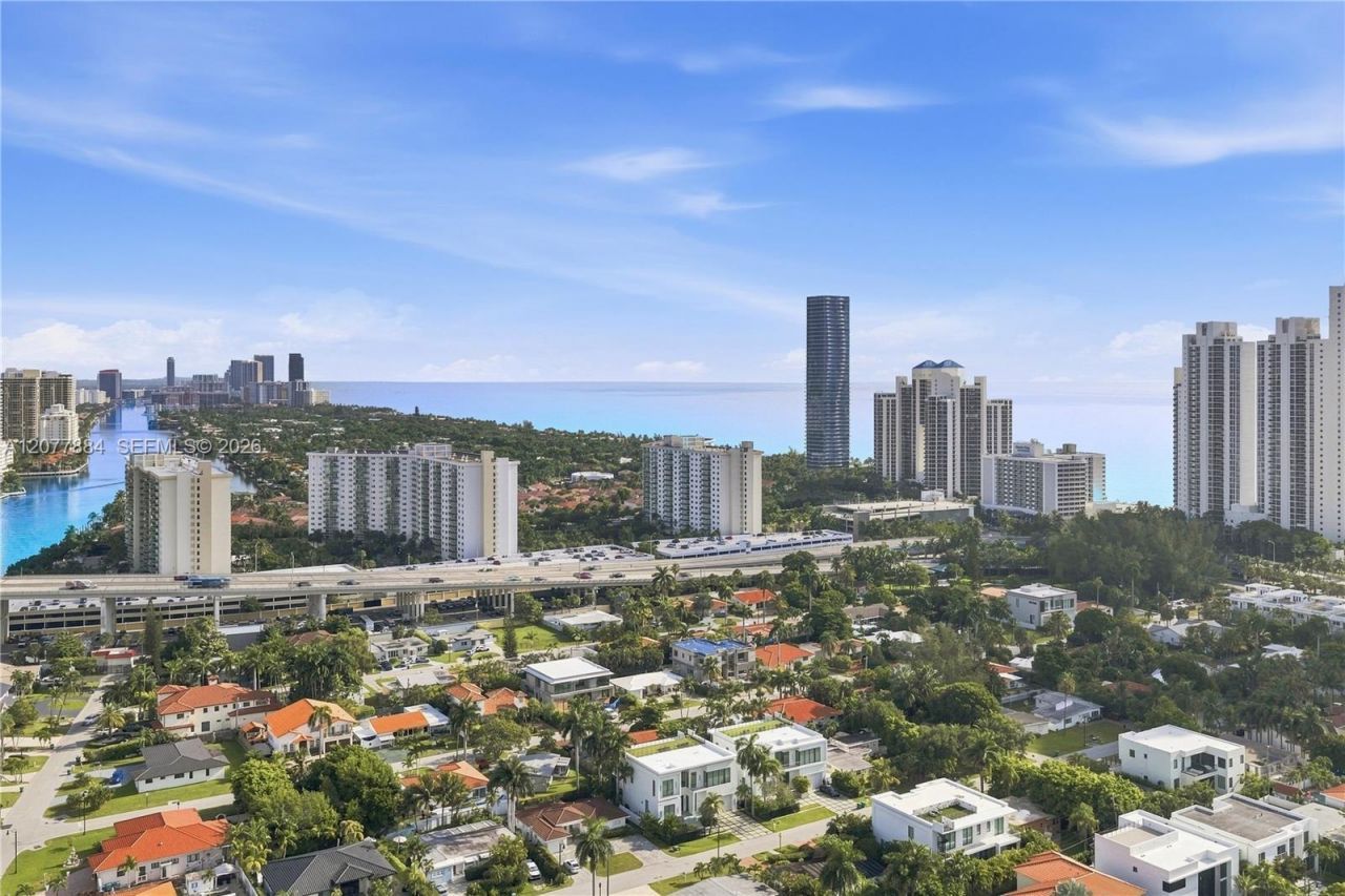 301 190th St , Sunny Isles Beach, FL 33160 Photo