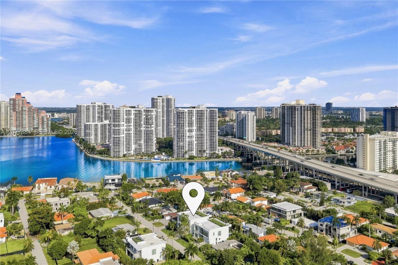 301 190th St , Sunny Isles Beach, FL 33160 Photo
