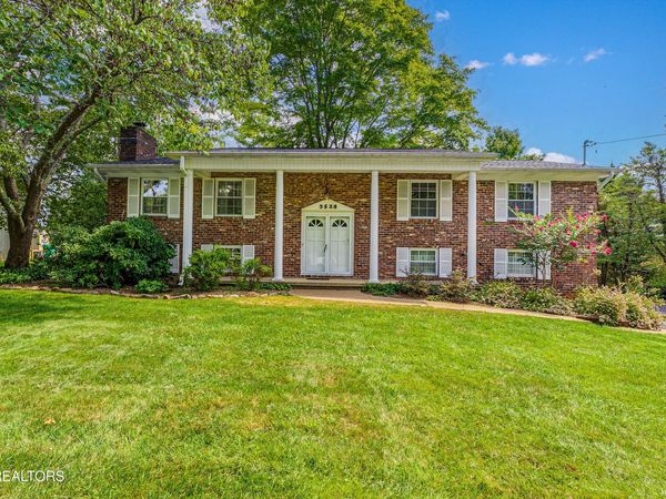 9528 Gulf Park Drive, Knoxville, TN 37923