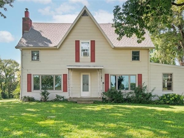 23061 Hatchell Road, Tonganoxie, KS 66086
