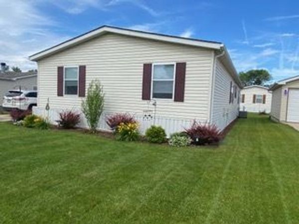 34 petunia Circle, Matteson, IL 60443