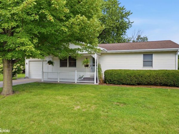 1406 N 2nd Avenue, Washington, IA 52353