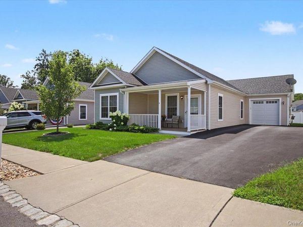 4 Alex Court , Highland, NY 12528
