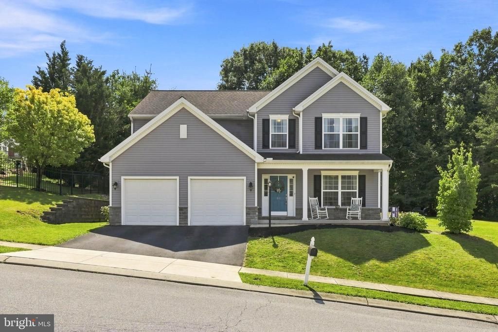 30 SCARLET OAK DRIVE, ETTERS, PA 17319