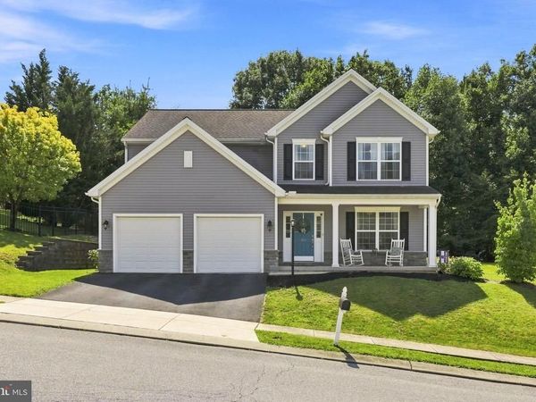 30 SCARLET OAK DRIVE, ETTERS, PA 17319