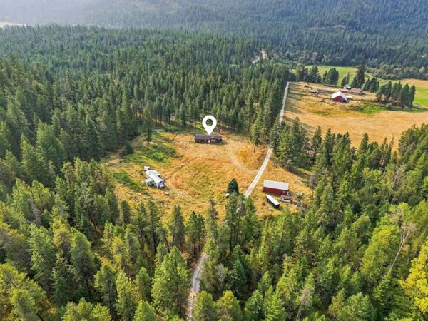 2845 C Burnt Valley Rd, Chewelah, WA 99019
