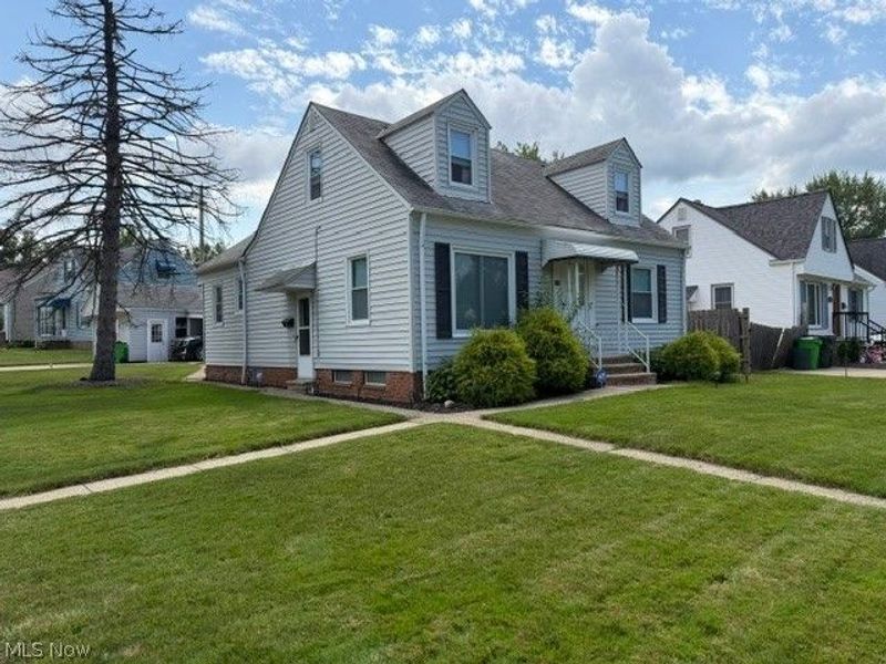 310 Grand Boulevard, Bedford, OH 44146 Photo 3