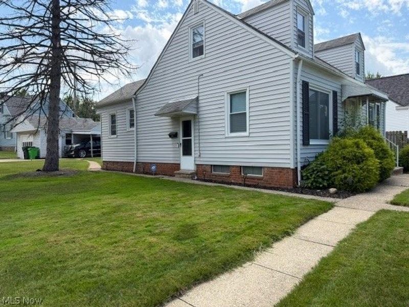 310 Grand Boulevard, Bedford, OH 44146 Photo 4
