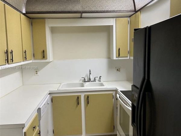 6061 N Falls Cir Dr , Unit 106, Lauderhill, FL 33319