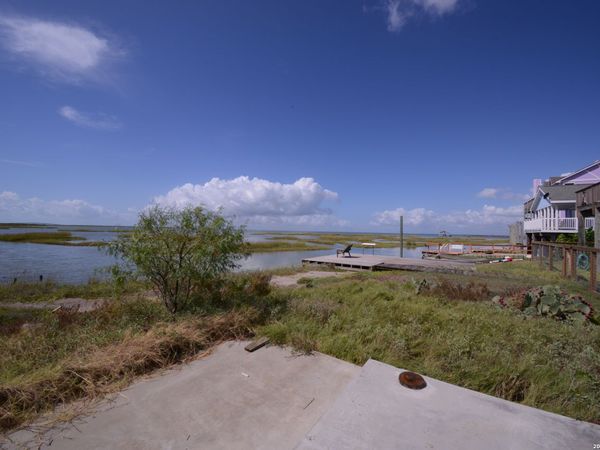 82 NEWCOMB BEND LOOP, Rockport, TX 78382