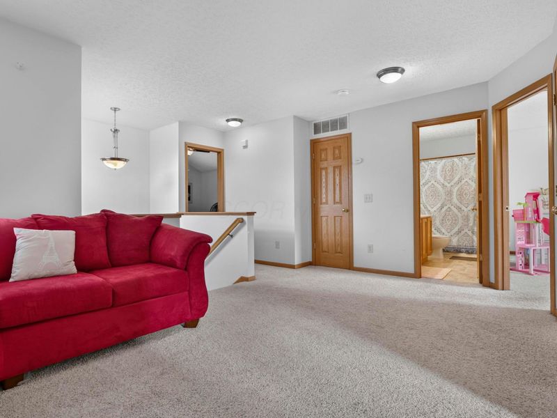 6863 Spring Bloom Drive, Canal Winchester, OH 43110 Photo 20