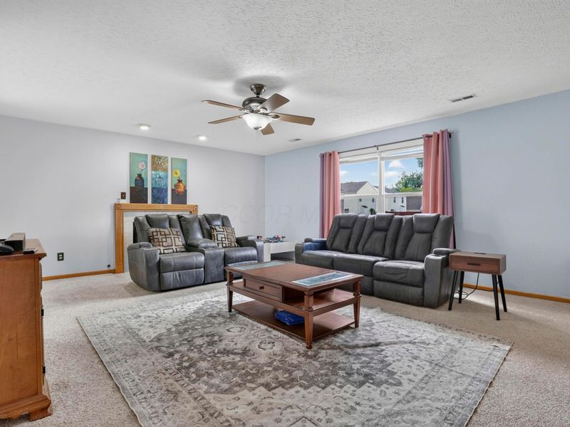6863 Spring Bloom Drive, Canal Winchester, OH 43110 Photo 7