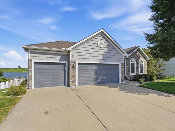 615 Johnston Parkway, Raymore, MO 64083