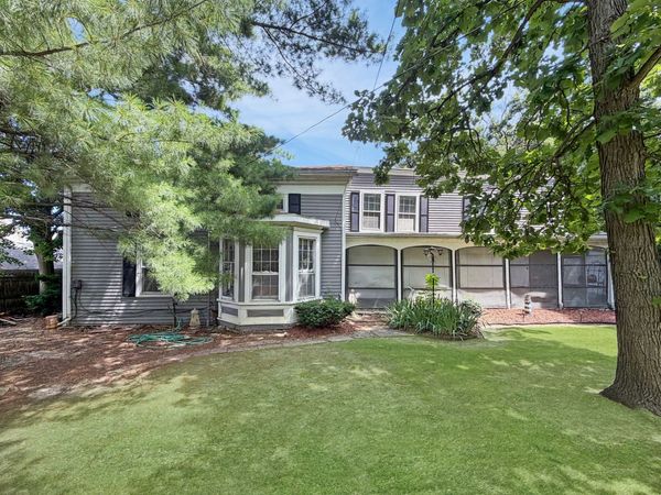 518 E 10th Street , Lockport, IL 60441