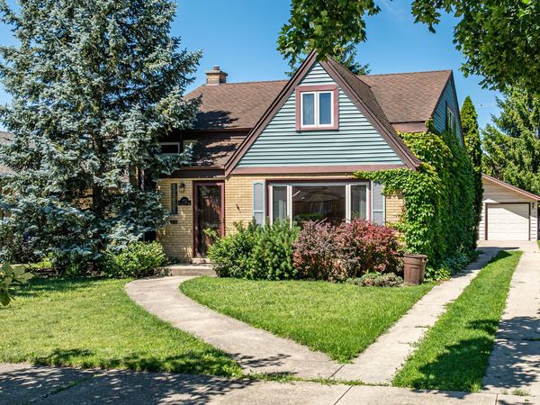 1952 Manchester Avenue , Westchester, IL 60154