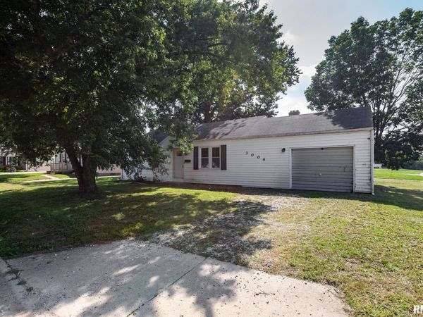 3004 N WILSON Drive, Peoria, IL 61604