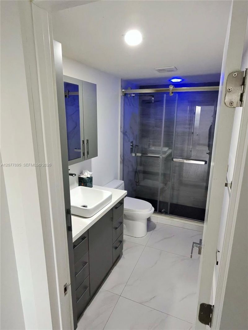 500 Bayview Dr, Unit 1723, Sunny Isles Beach, FL 33160 Photo