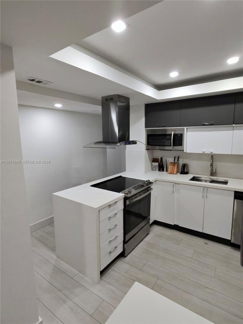 500 Bayview Dr, Unit 1723, Sunny Isles Beach, FL 33160 Photo