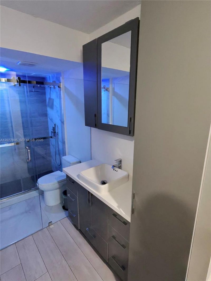 500 Bayview Dr, Unit 1723, Sunny Isles Beach, FL 33160 Photo