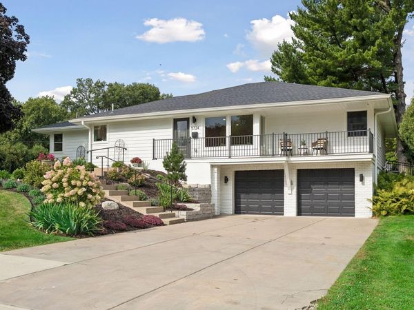 5724 Code Avenue , Edina, MN 55436